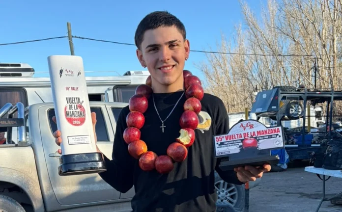 Felipe Debasa escribe su historia en la Vuelta de la Manzana y le dedicó la victoria a su abuelo Miguel