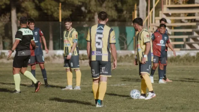 udc-arg-del-norte-642x363 Liga Confluencia: (Video) escándalo en Catriel por insultos racistas? al árbitro en partico Unión Deportiva Catriel – Arg del Norte