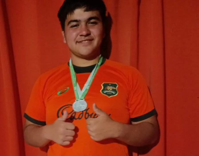 Tomás Espinosa brilló en los Juegos Rionegrinos: oro y plata para Catriel
